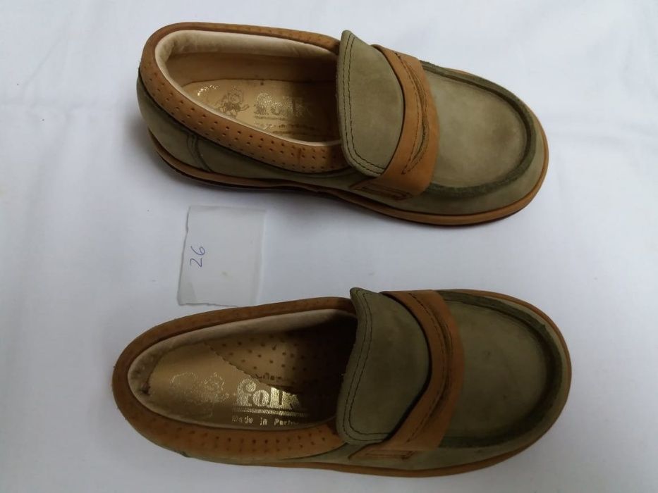 Sapatos de camurça criança nº 26 novos