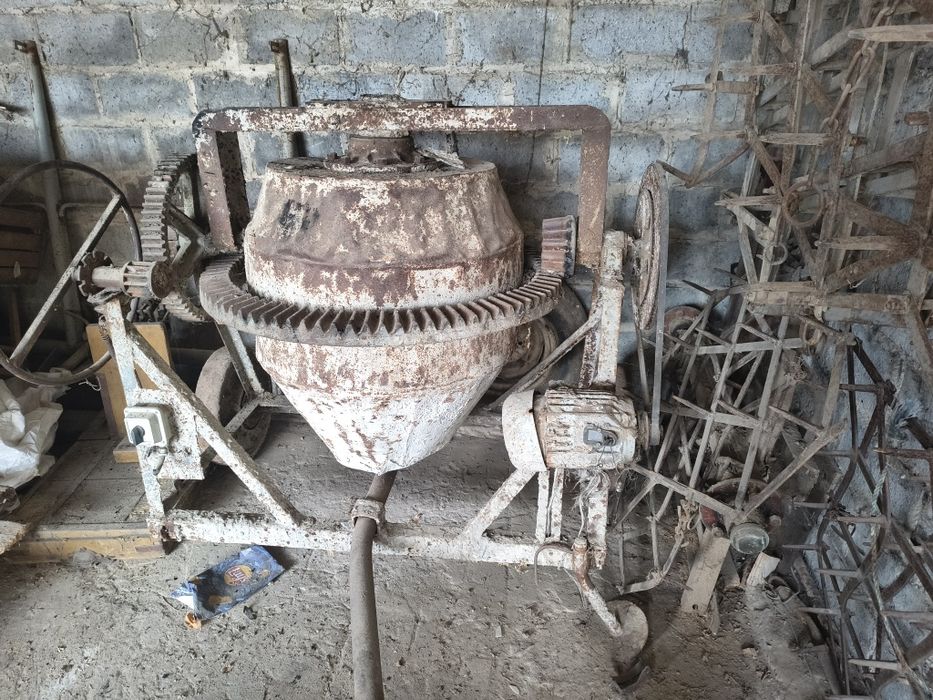 Betoniarka 200-250l
