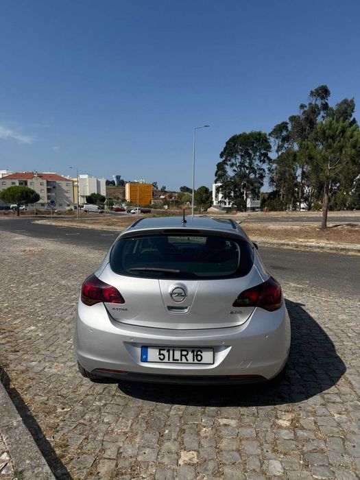 Carro Opel Astra