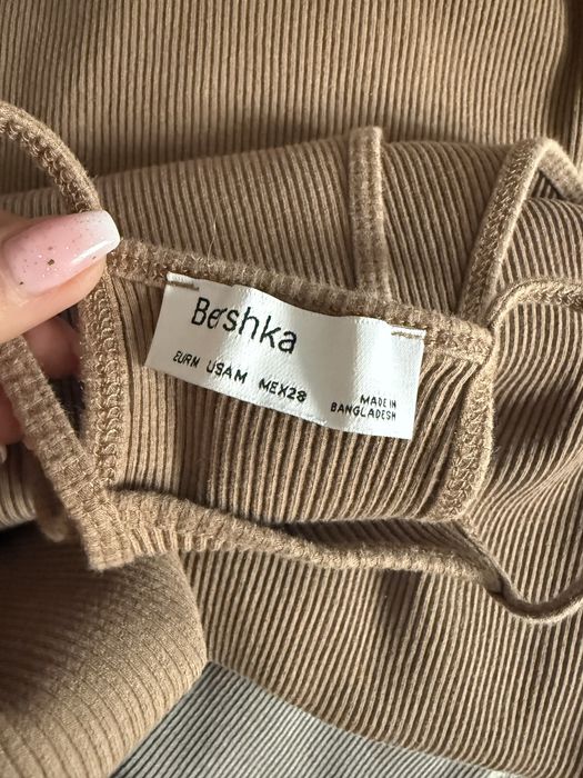 Śliczna długa sukienka Bershka S / M prążek