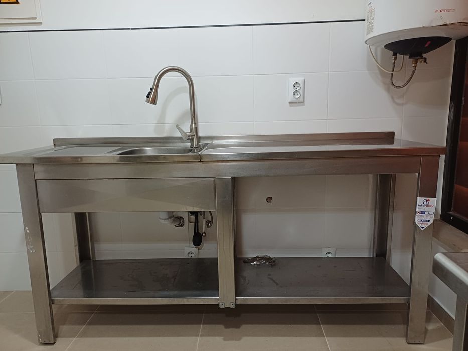 Bancada com pia inox