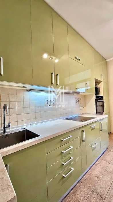 Продам 2к квартиру 70м2 в ЖК ЛАЙНЕР, Центр (18236)