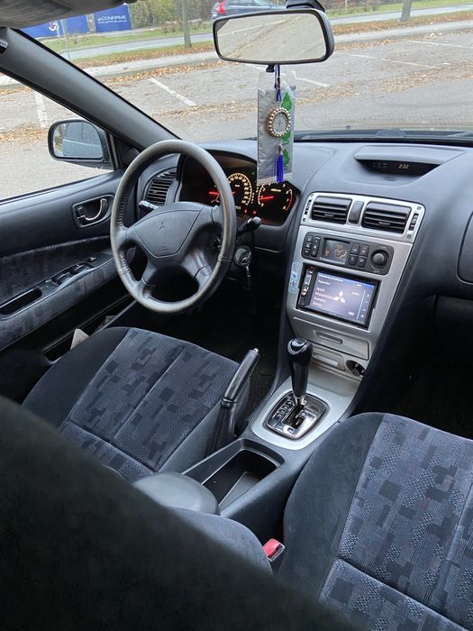 Mitsubishi Galant 2,5 sedan