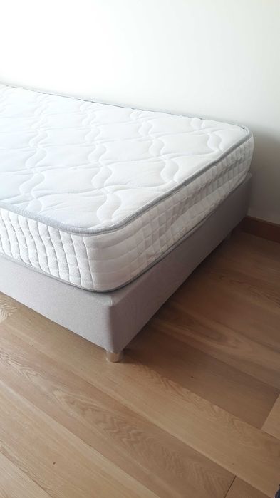 Cama Solteiro Sommier ( 98x210 ) *sem colchão