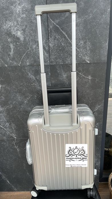 Чемодан Rimowa ручная кладь.Мои живые фото. Купить чемодан римова ручная кладь , средний или большой .