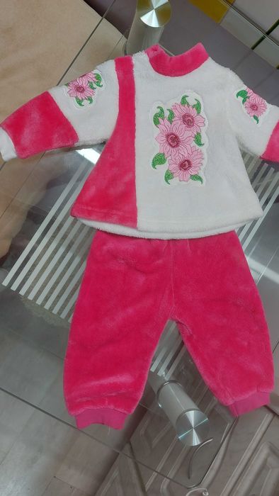 Костюмчик для дівчинки р.74/80