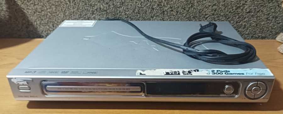 Odtwarzacz DVD MANTA BASIC 002 uszkodzony