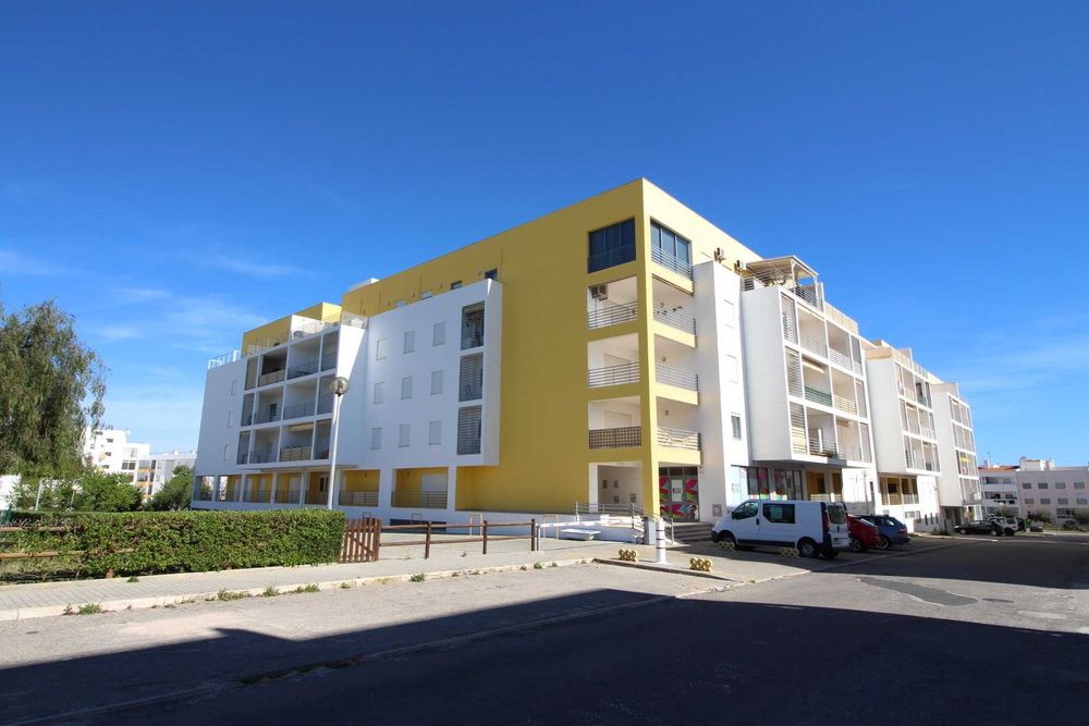 Armação Pêra T2 Vila Nova, Piscina, Garagem, 2 WC