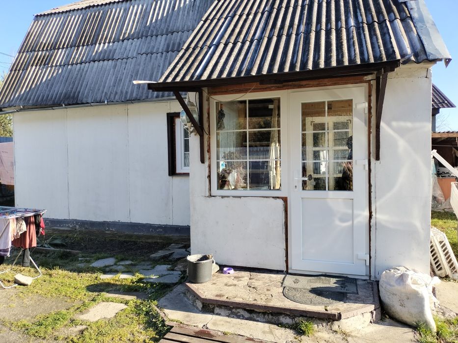 Продається двохповерховий будинок в селі Іванівка