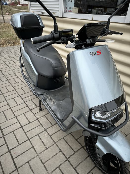 Електроскутер Neron XS