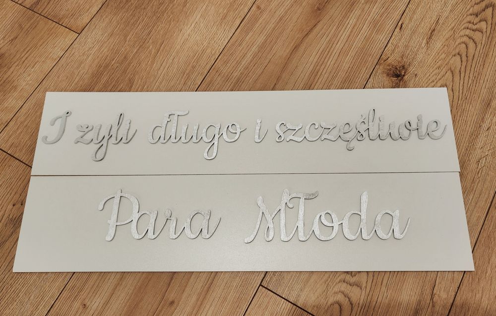 Para młoda tablice rejestracyjne ślubne wesele