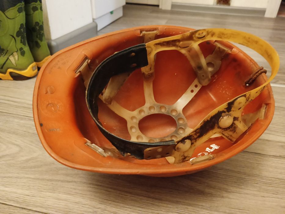 Каска защитная Шахтёр 1.