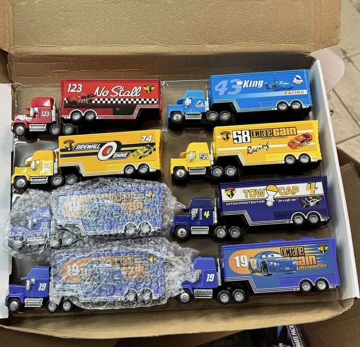 Трейлер Чикко, Док, Маквин, кинг, Круз, Тачки 2