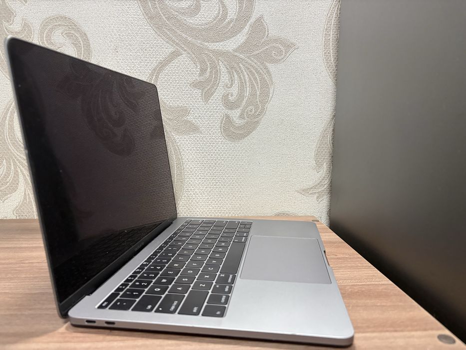 Apple MacBook Pro 13 2017 retina 8/128/i5 a1708 ноутбук