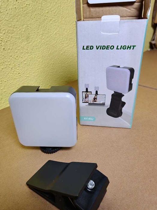 Luz LED Vídeo com Mola para Telemóvel AY-49J 6000K (Nova)