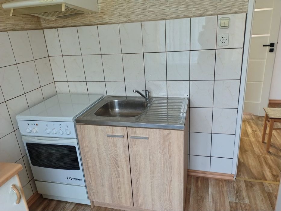 Wynajem mieszkania 3 pokoje łazienka i kuchnia parter - Widok 5