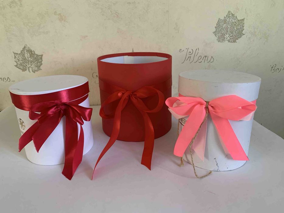 Коробки круглые  для цветов