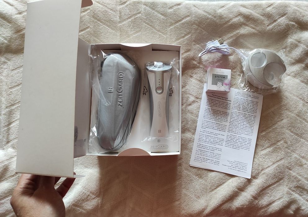 Прилад для омолодження обличчя. Щітка для якісного вмивання