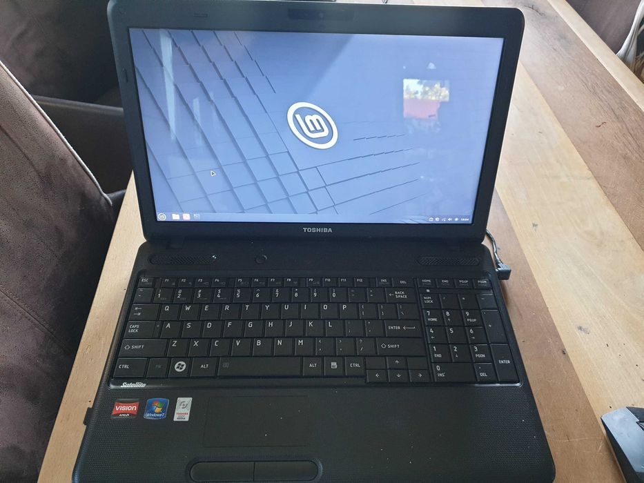 Laptop Toschiba Satellite C660D-140