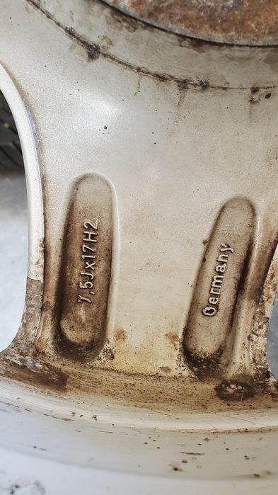 Комплект дисків з резиною