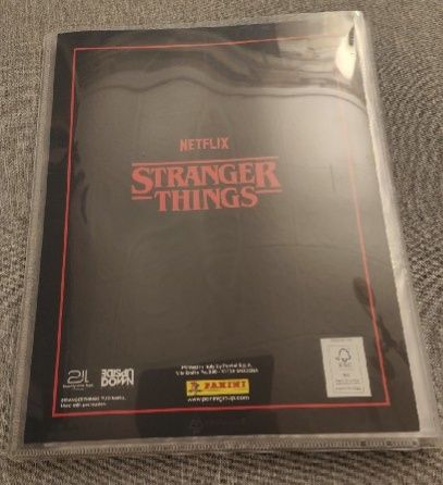 Album z kartami Stranger Things Panini Netflix 182 karty