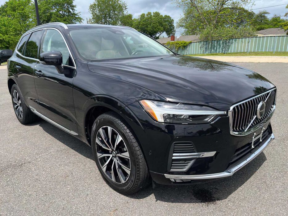 Volvo XC60 B5 Plus Bright Theme      2023
