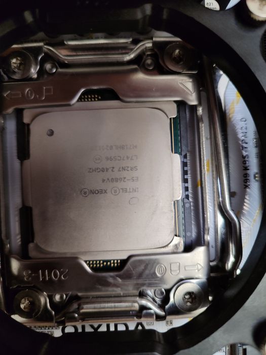 Материнська плата процесор оперативна пам'ять 2011