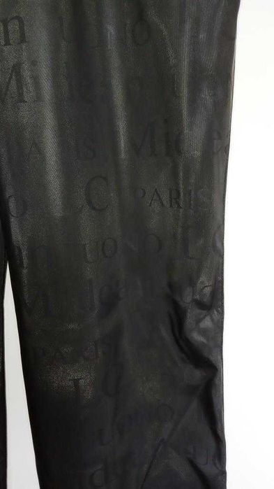 Proste czarne damskie spodnie w napisy M 38 jak woskowane czy skórzane