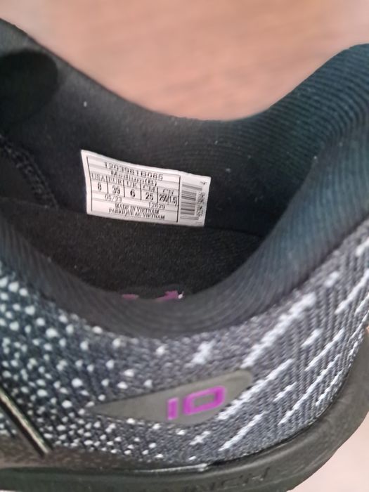 Кросівки  BROOKS LAUNCH 10 р39 25см