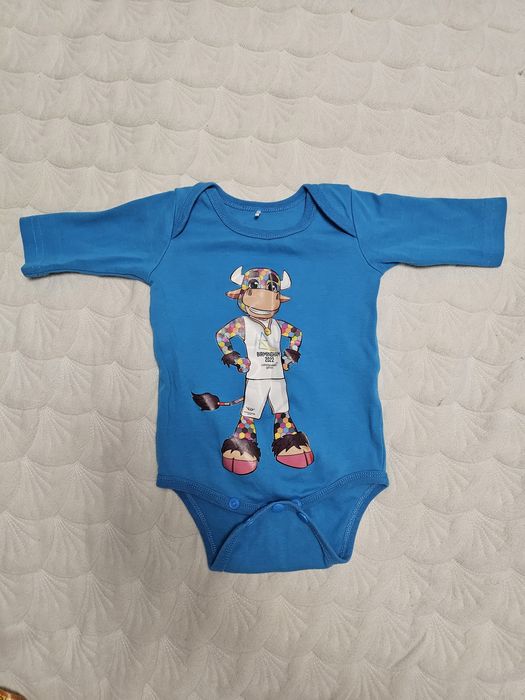 Одежка для немовлят. В гарному стані.