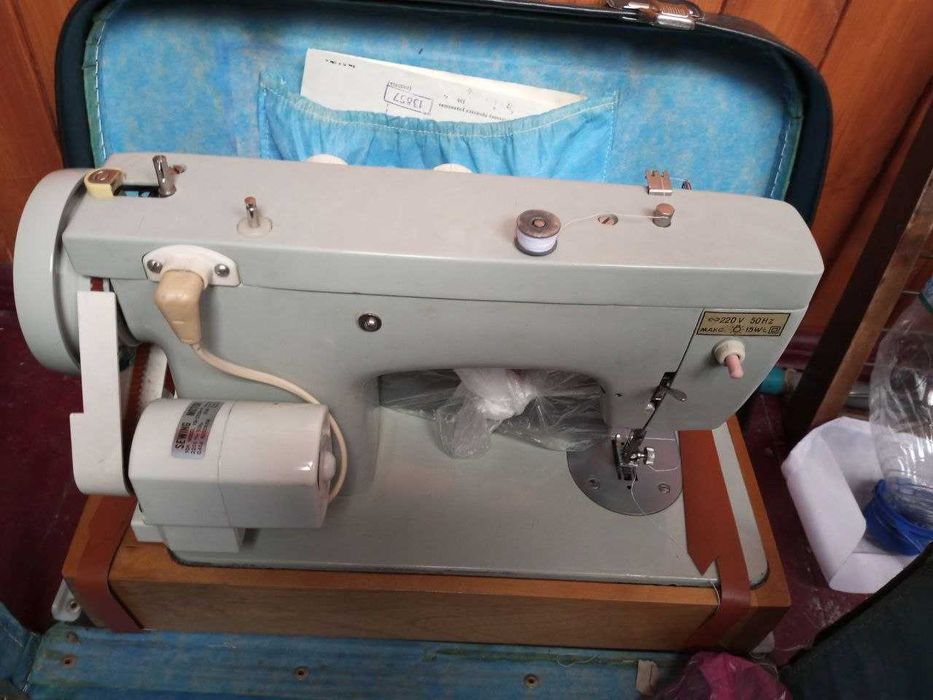 Продам швейна машинка з нижнім приводом (педаль) нова, Чайка 142м