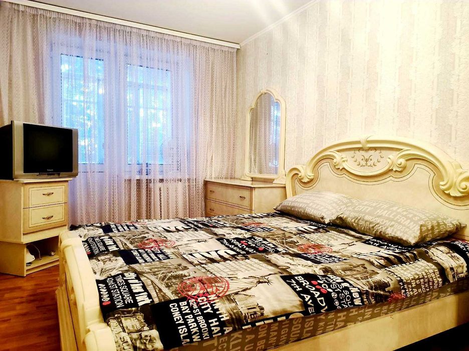 2-кім. Соборна. РОМАНТИЧНА СТУДІЯ, Кухня - ПІЛОН. Подобово. Ціна доби.