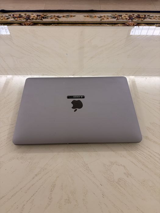 MacBook PRO 13,3