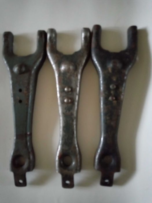 вилка сцепления кпп Ваз классика СССР ( одна без фиксатора)