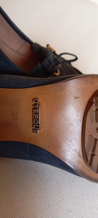 Sapatos de salto alto camurça Uterque azul escuro