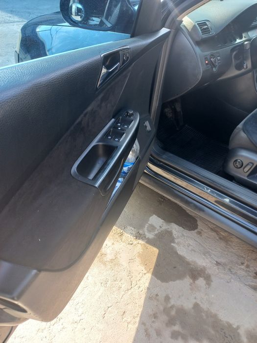 Авто  PASSAT B6  2.0 fsi