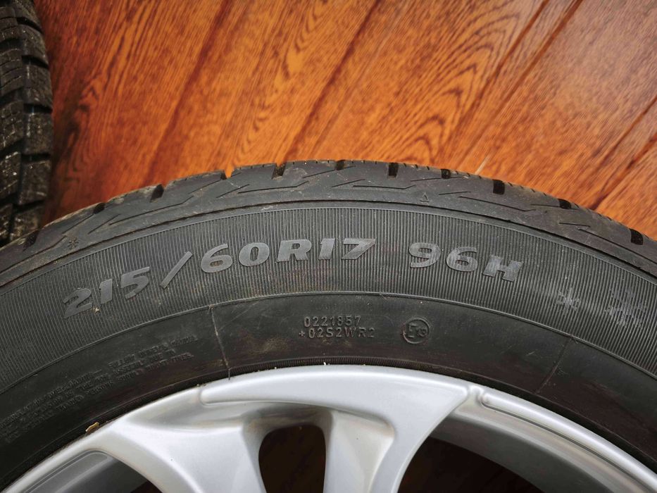 Koła z oponami zimowymi 215/65/17 i czujnikami KIA Sportage
