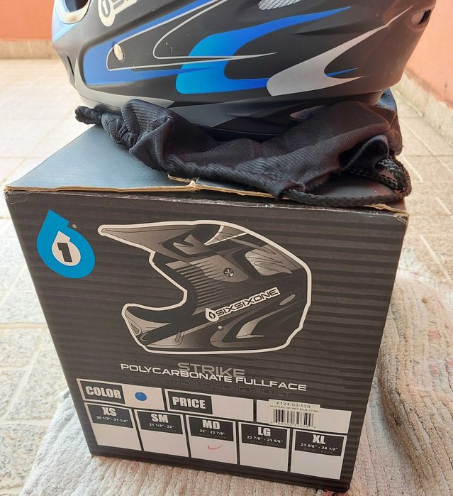 Capacete SixSixOne