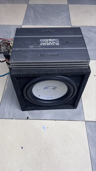 Skrzynia basowa wzmacniacz kondensator.  Skrzynia alpine SBE-1243BR, helix dark blue four