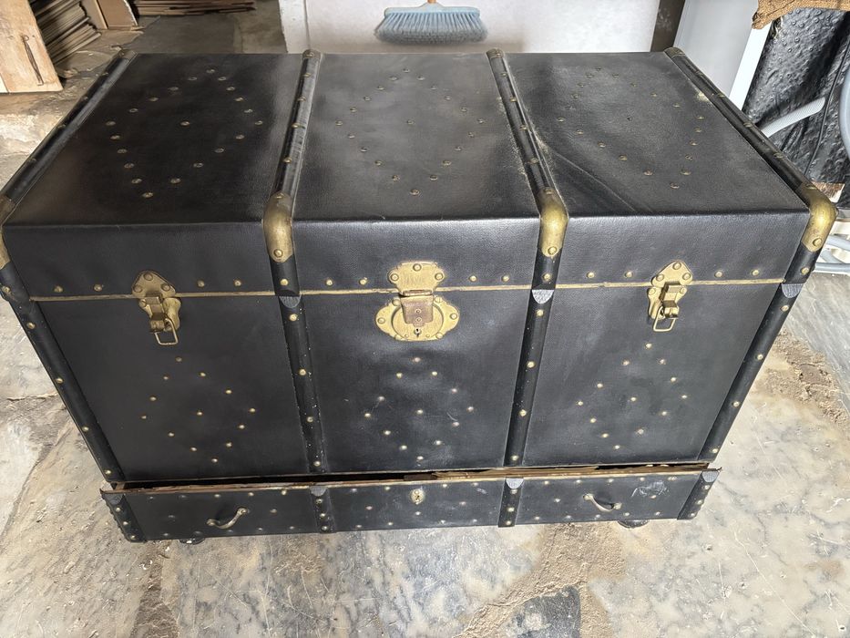 Arca de roupa vintage 50 anos +/-