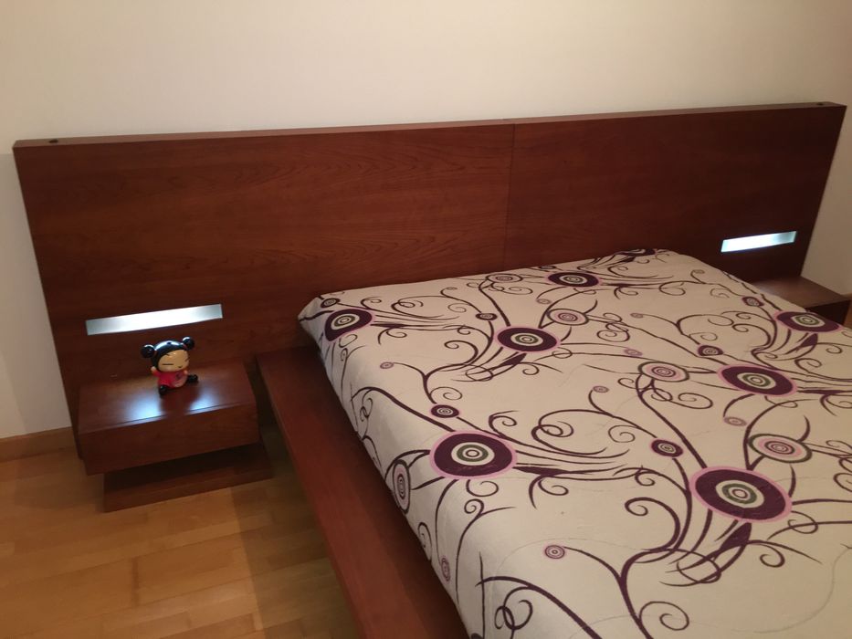 Cama moderna madeira maciça
