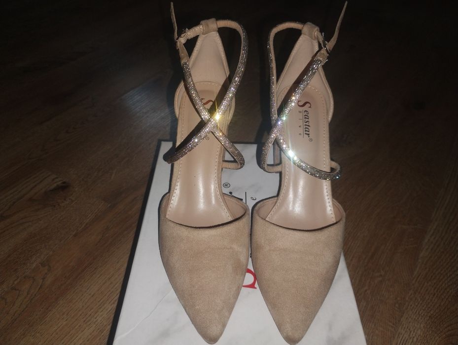 Buty na słupku r.39