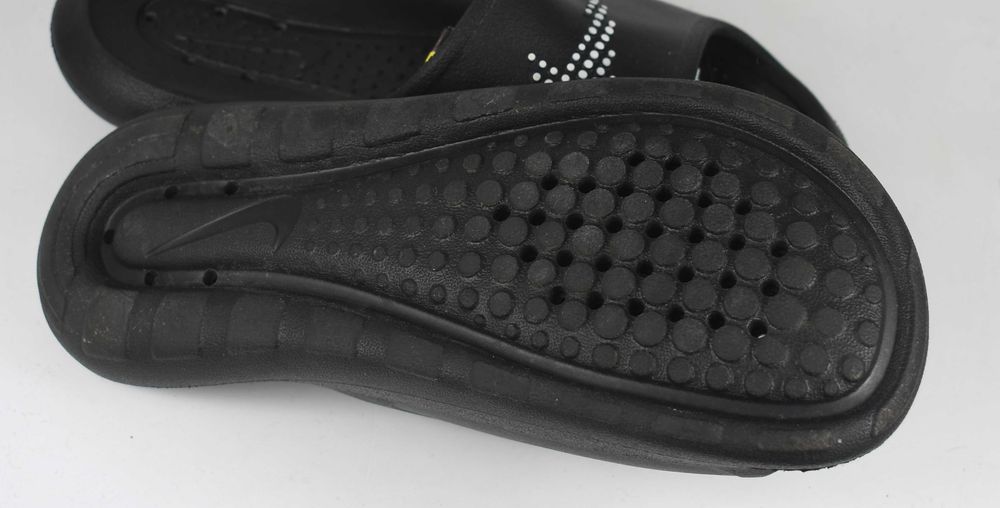 Używane Nike klapki sportowe CZ7836 rozmiar 38