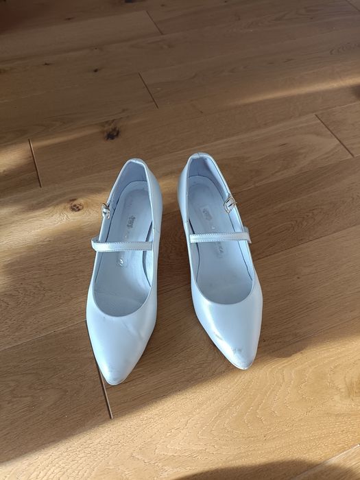 Buty ślubne La Marka, czółenka z paskiem, skóra owcza, wygodne, miękie, stabilne