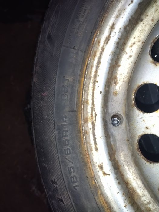 Продам комплект шин