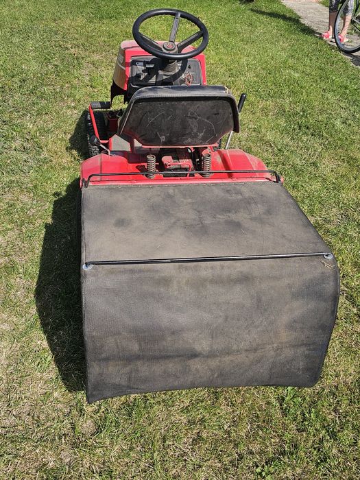 Traktorek do trawy Gutbrod