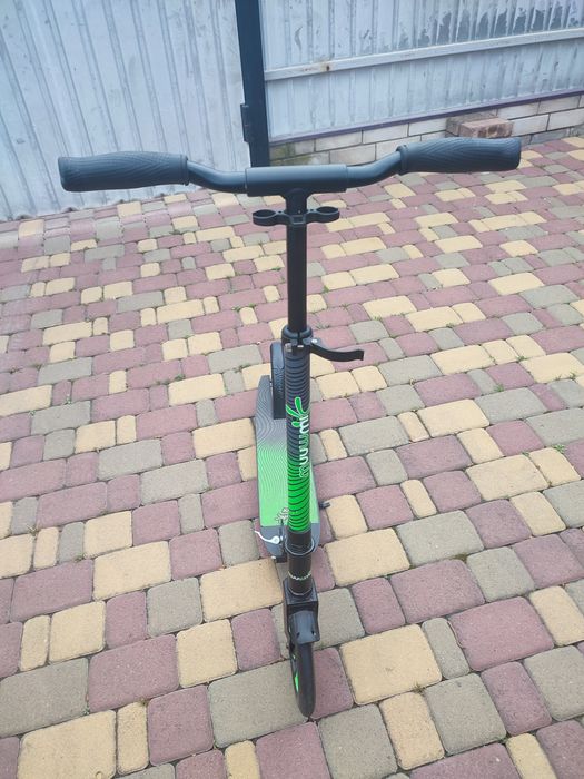 Продам самокат Muuwmi Aluminum Scooter Pro 230