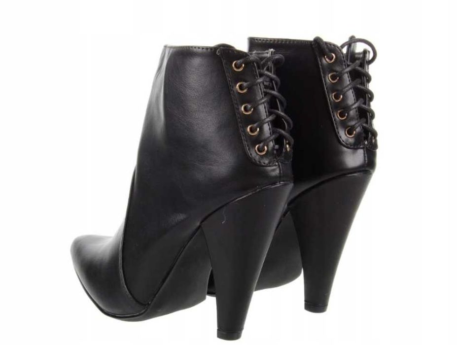 Nowe sznurowane z tyłu botki Shoedazzle 'Gemini' r. 41