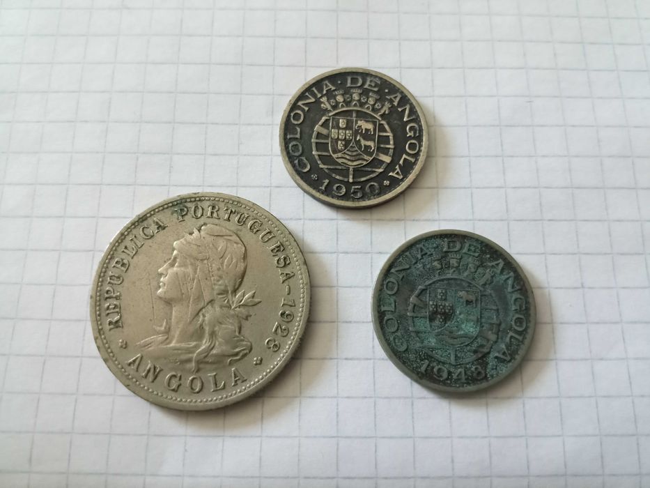 Lote de 10 moedas de Angola (ex-colónia, de 1927 a 1974)