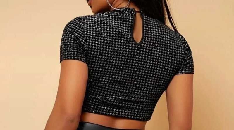 T-shirt curta brilhante NOVA